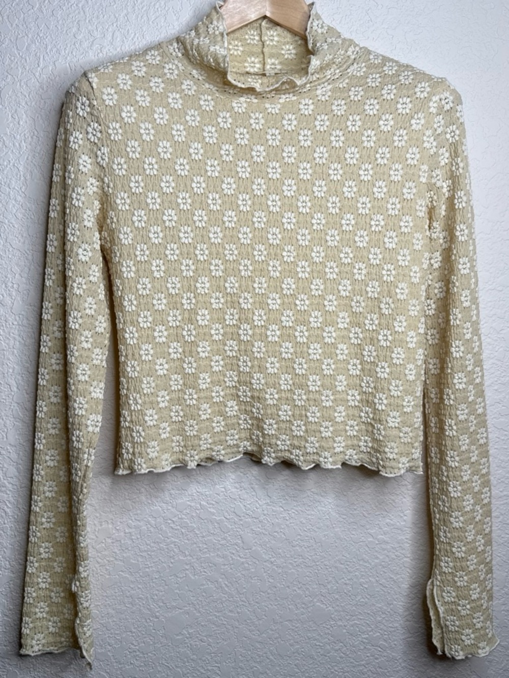 Promesa Daisy Lace Crop Top | Turtleneck | Long Sleeve | Lined | Size L